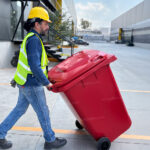 Bote de Plastico 360 Lts. / 95 Galones color Rojo - Imagen 6